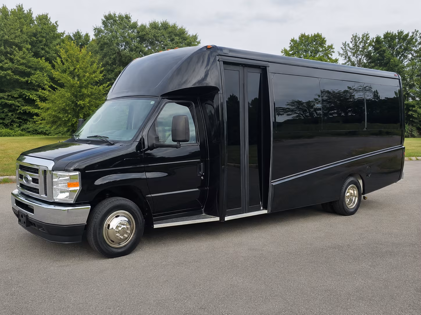 columbia spacious charter bus rentals for columbia winery tours